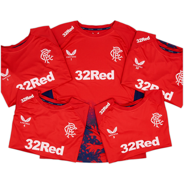 2024-25 Rangers Castore Maillots d'entraînement Modèle joueur